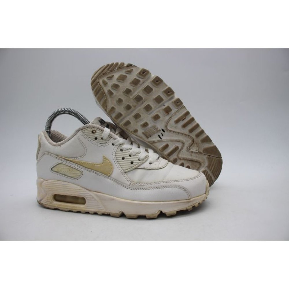 Nike Air Max 90 Triple White 724821-100 Women's Size 6 (Youth Size 4.5Y)